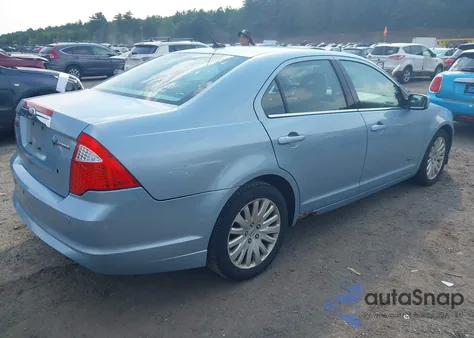 2010 Ford Fusion Hybrid z USA, uszkodzony, nr VIN 3FADP0L35AR279780
